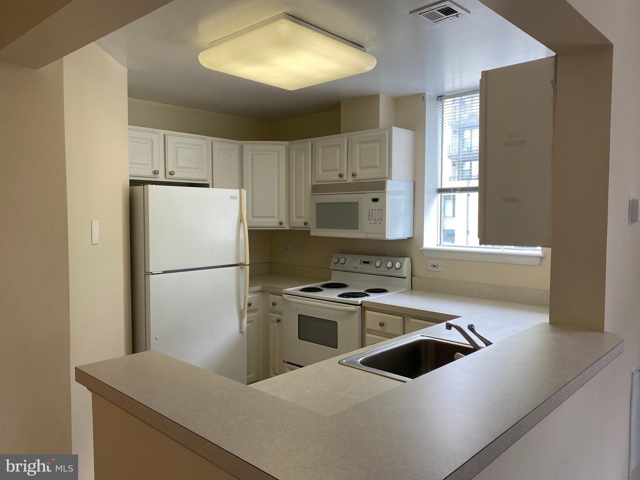 PIERSIDE AT HARBORVIEW - Residential