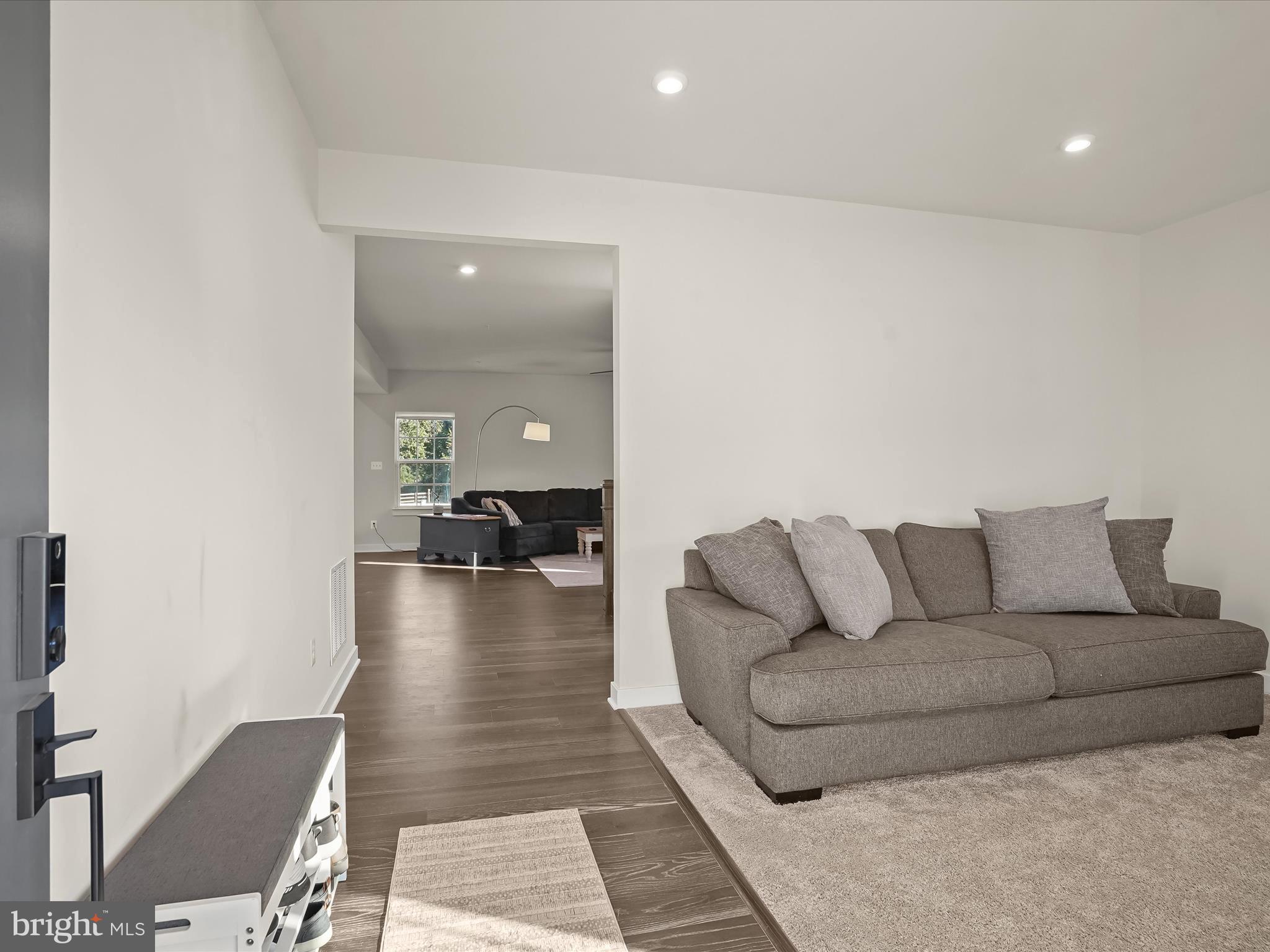 CHRISTOPHER POINTE - Residential