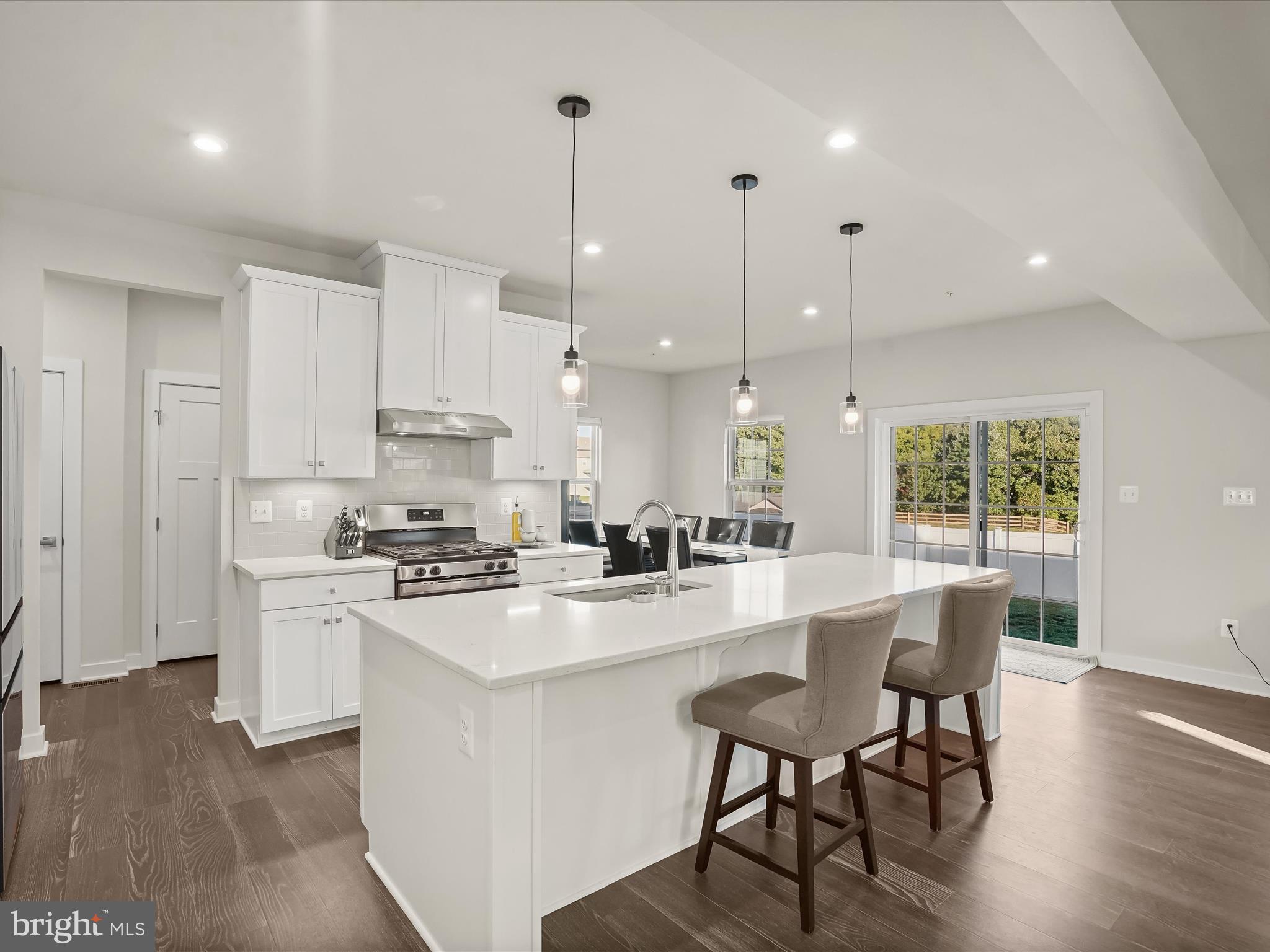 CHRISTOPHER POINTE - Residential