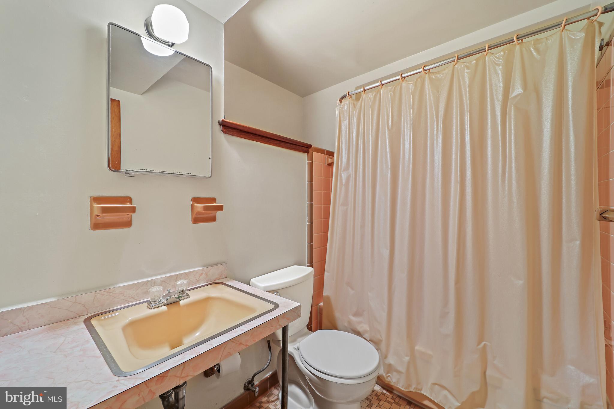 RIVERCREST - Residential