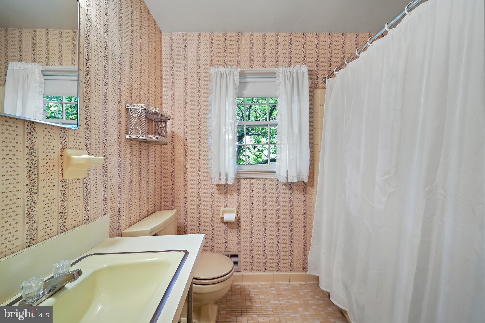 RIVERCREST - Residential