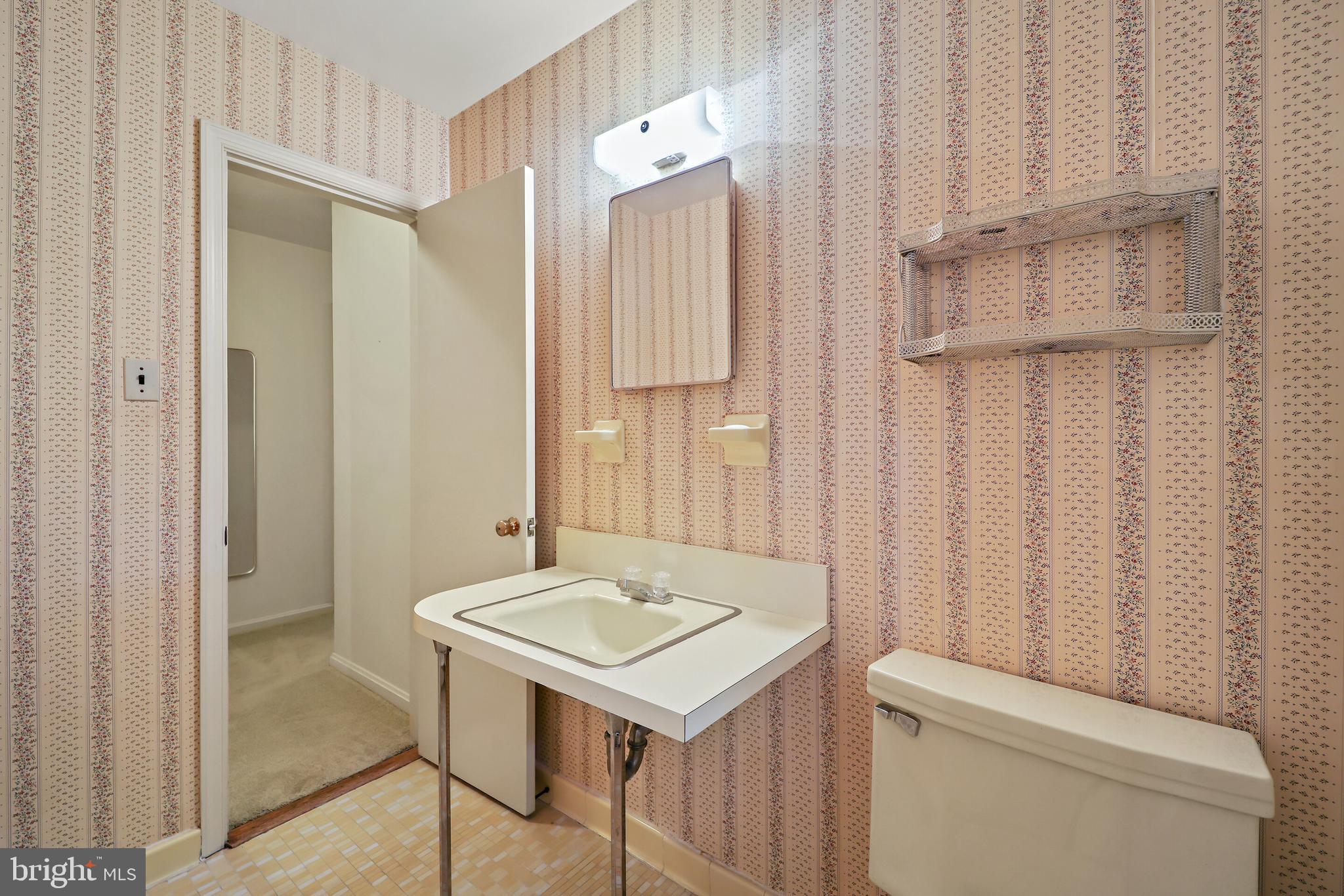 RIVERCREST - Residential