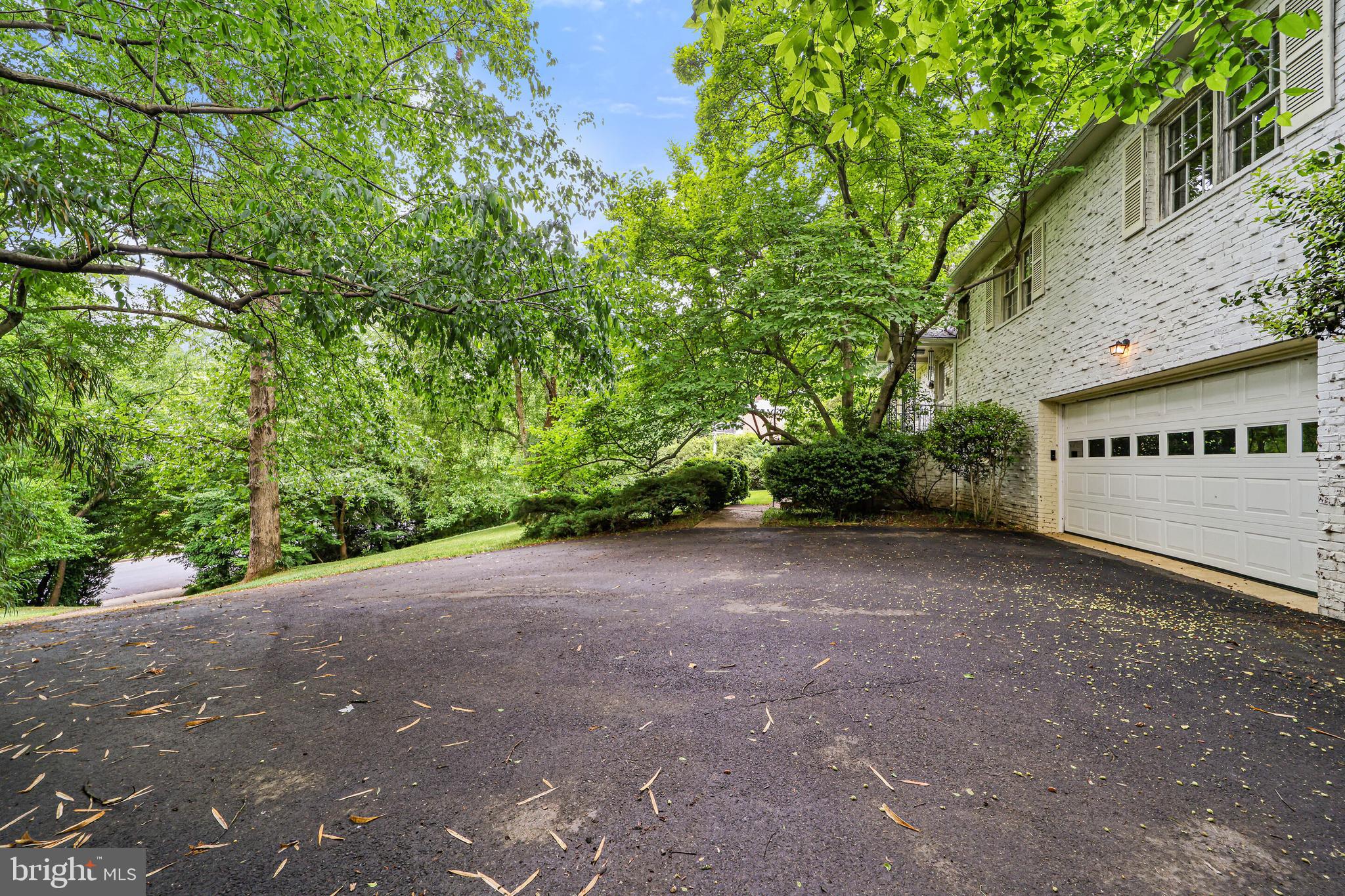 RIVERCREST - Residential