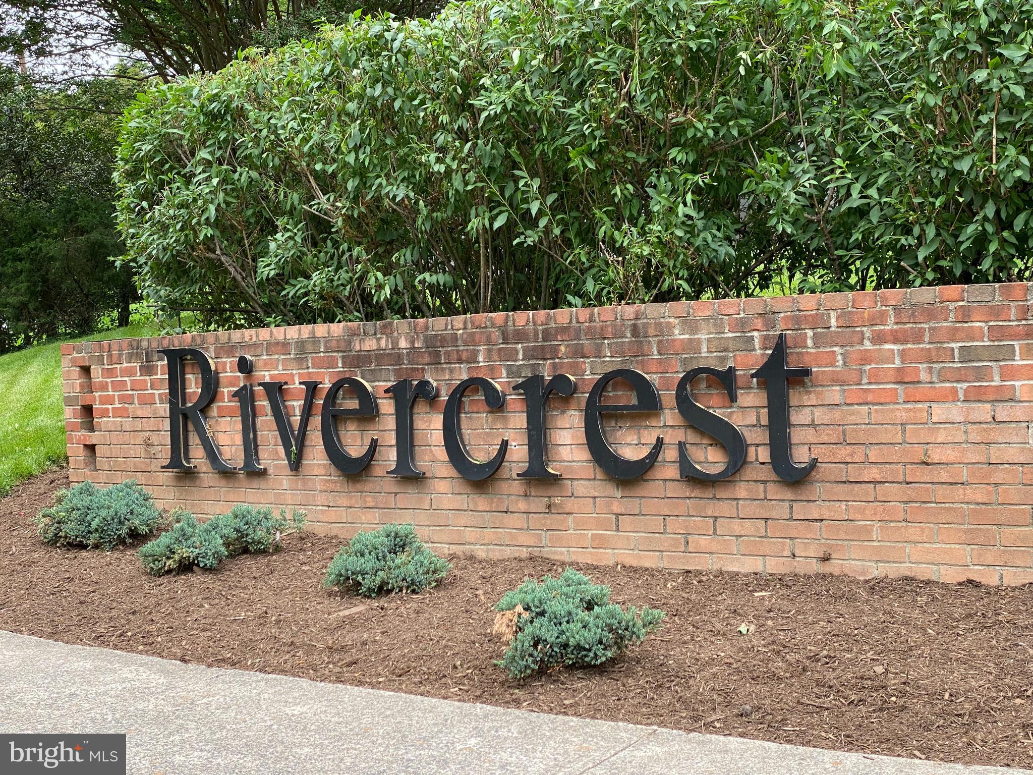 RIVERCREST - Residential