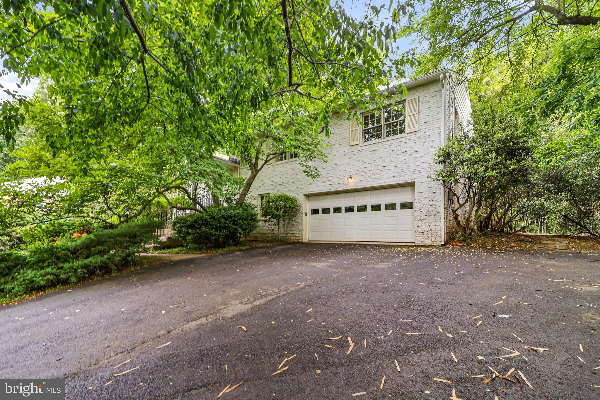 RIVERCREST - Residential