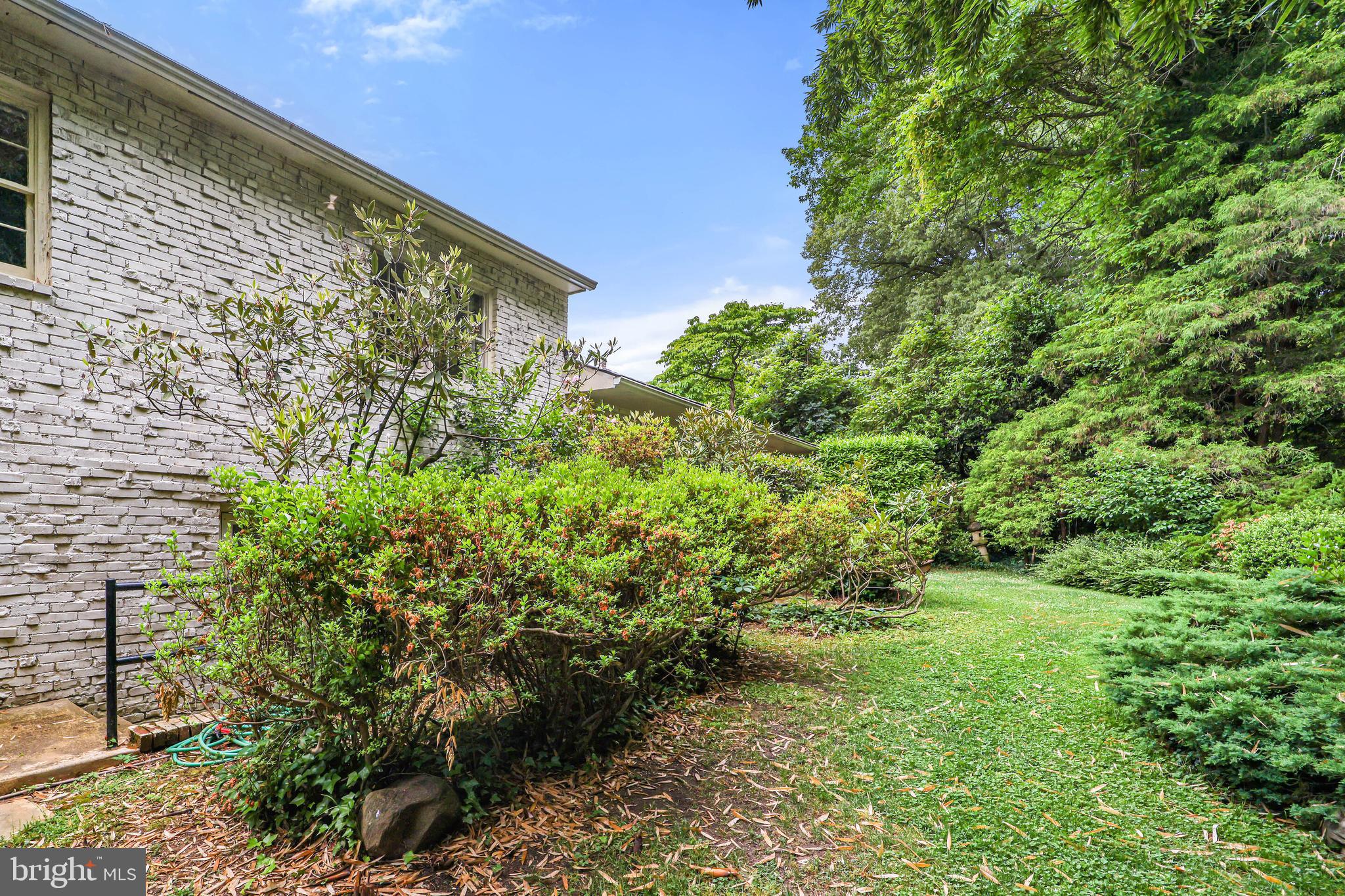 RIVERCREST - Residential