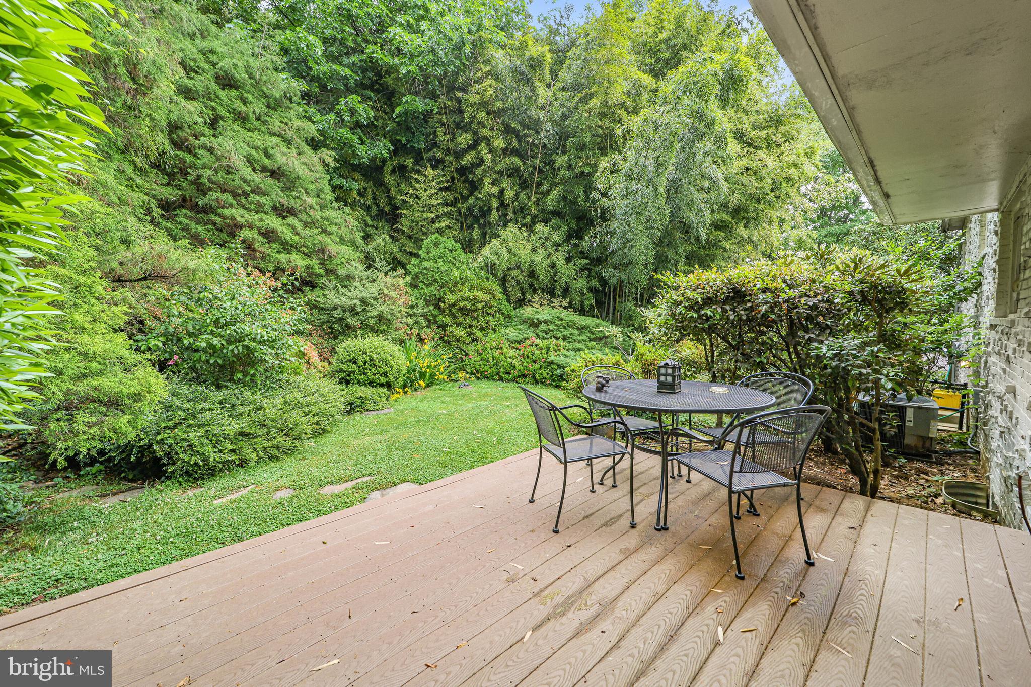 RIVERCREST - Residential