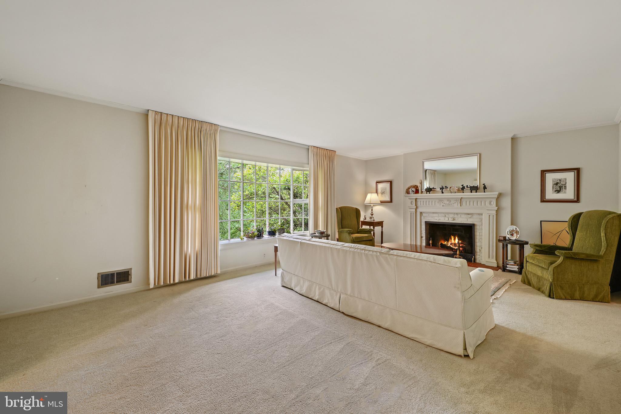 RIVERCREST - Residential