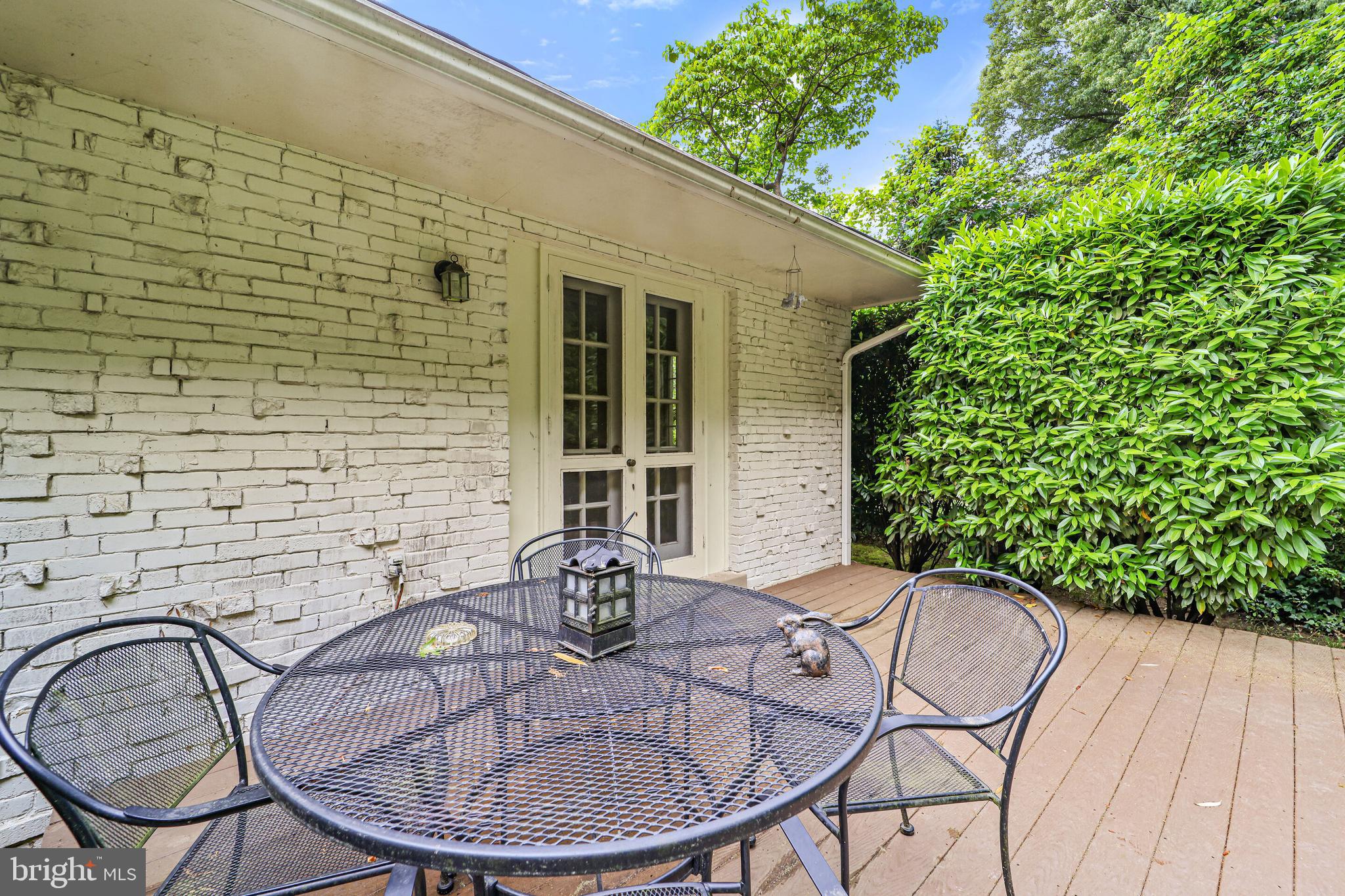 RIVERCREST - Residential