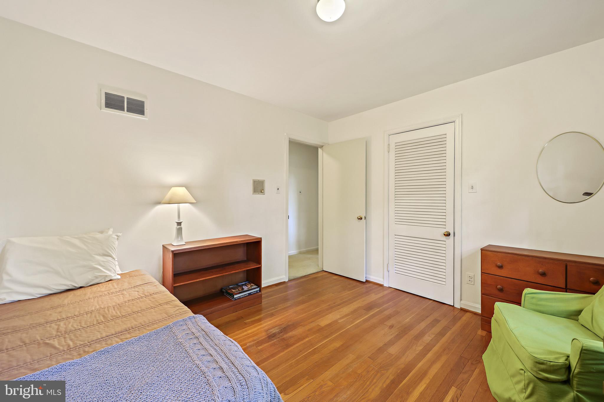 RIVERCREST - Residential