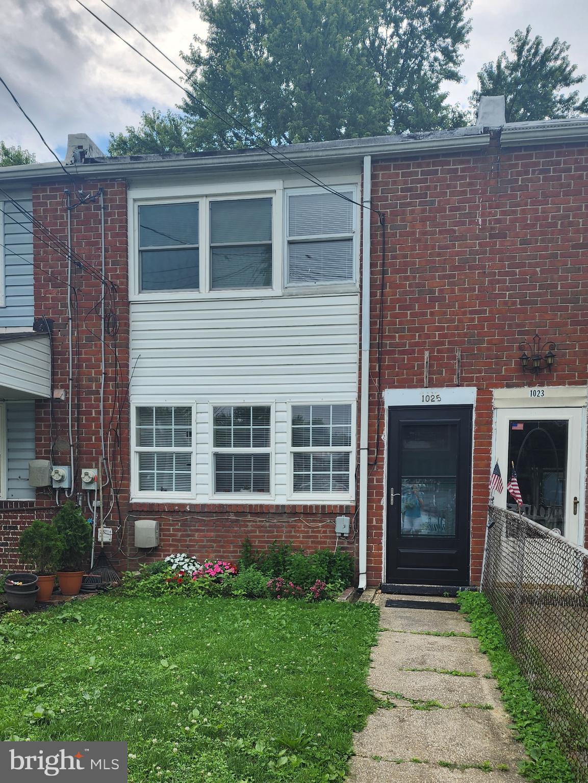 Looking to add to your rental portfolio? This home features 3 bedrooms and one bathroom with the largest property on the street. Kitchen and HVAC updated in 2021.