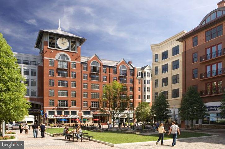 ROCKVILLE PARK - Residential Lease