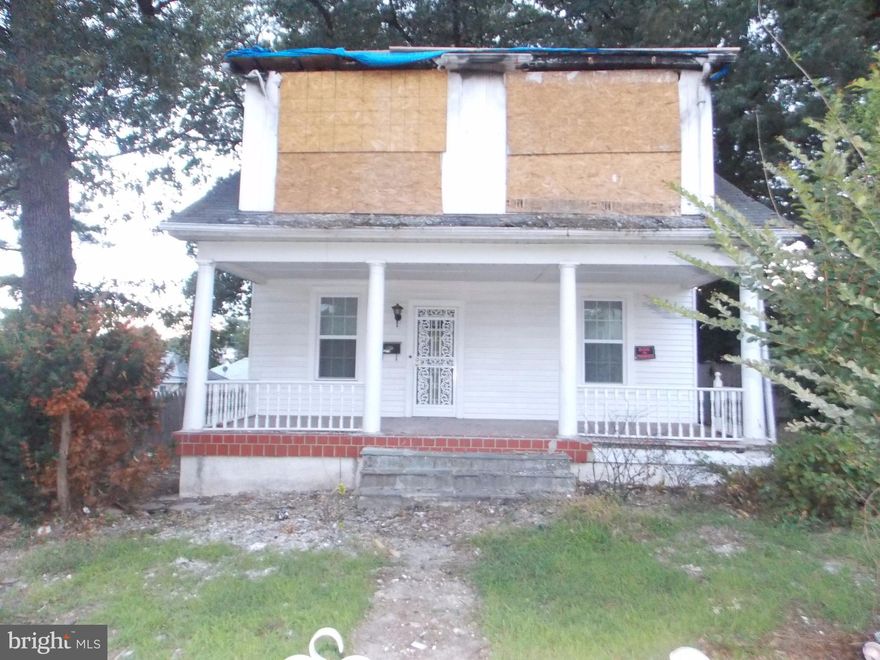 Wonderful home from the 1920s. Home is 1200ft living space. Home was updated 5yrs ago. Home does have fire damage.  All plumbing and electric was updated 5yrs ago. This home has so much potential. Just need your vision. Motivated seller. Appliances and AC Compressor does not go with the home. Cash and 203K only