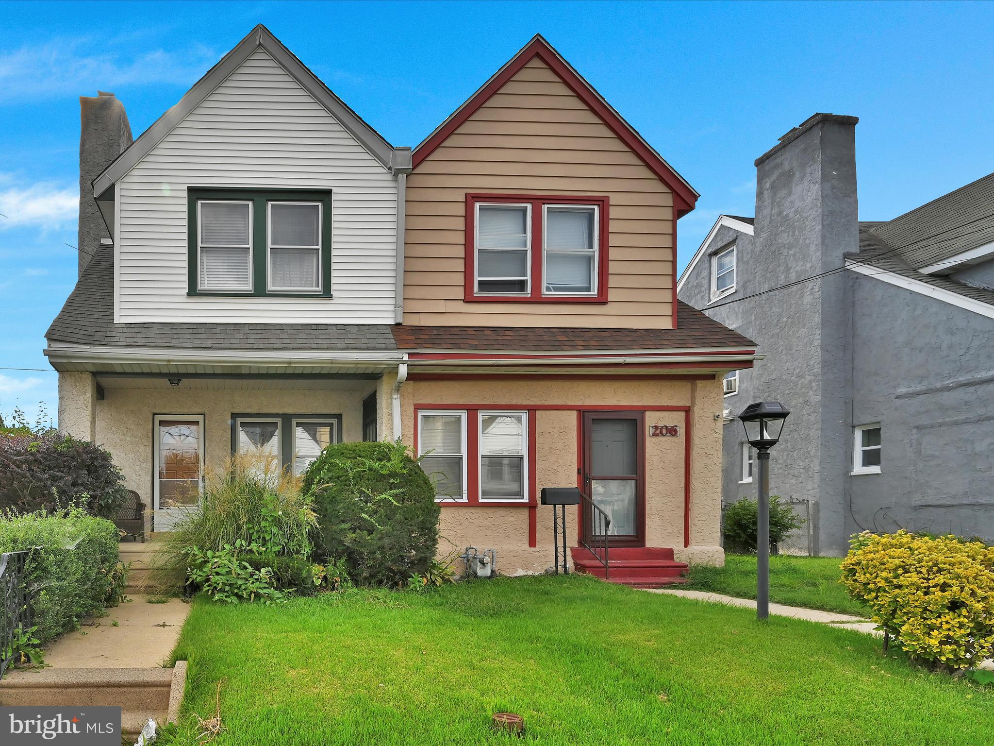 Welcome to 204 Chapman Avenue, a well-maintained and move-in ready twin home located in the heart of Upper Darby Township. This charming property offers a clean and spacious layout with generously sized living areas and bedrooms, making it an excellent opportunity for both homeowners and investors alike.
Enjoy the convenience of a fenced-in yard, perfect for outdoor gatherings, pets, or play, along with a single detached garage for private parking or extra storage. Inside, the home has been lovingly cared for over the years and is ready for its next chapter—whether you move right in or choose to make a few cosmetic updates to truly make it your own.
Located in the Upper Darby School District, this home provides a central and convenient location close to shopping, dining, and transportation.
For added peace of mind, a One Year Shield Plus Home Warranty will be provided at closing. Please note: the property is being sold as-is.
✨ Key Features:
✔️ Spacious twin home in Lansdowne – Upper Darby Township
✔️ Generous living room and bedrooms
✔️ Fenced-in yard for outdoor enjoyment
✔️ Single detached garage
✔️ Upper Darby School District
✔️ Well-maintained — move-in ready or update to add value
✔️ Being sold as-is
✔️ One Year Shield Plus Home Warranty included
Don’t miss this great opportunity—whether you’re looking for a place to call home or a smart investment property. Schedule your showing today!
