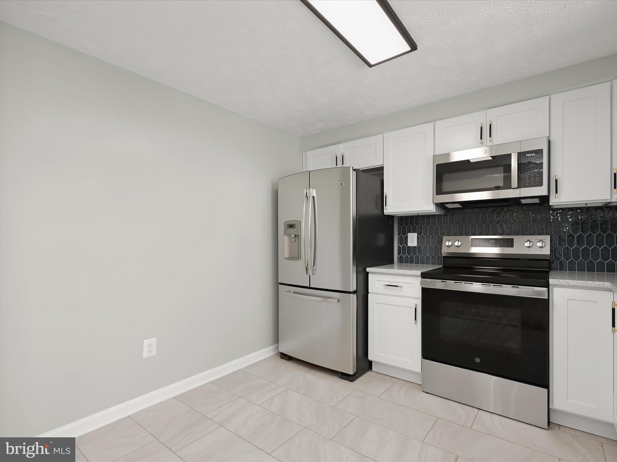 MAYFIELD MANOR - Residential