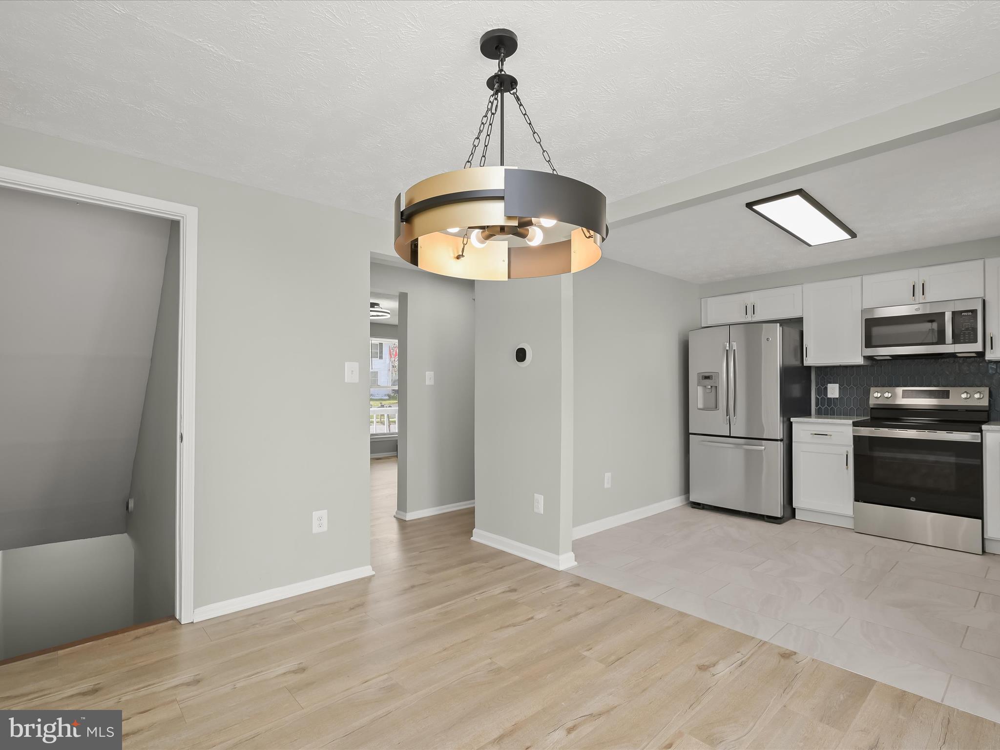 MAYFIELD MANOR - Residential