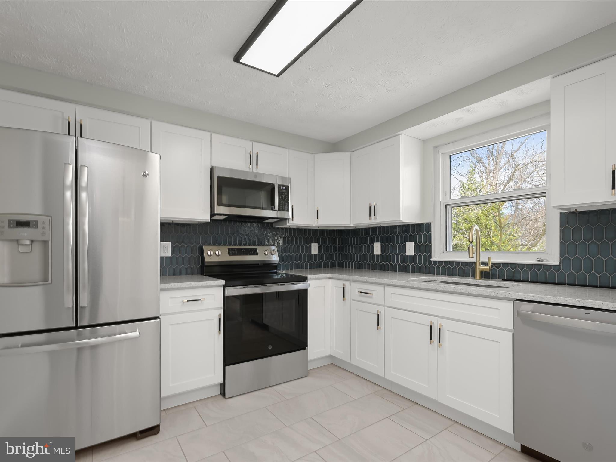 MAYFIELD MANOR - Residential