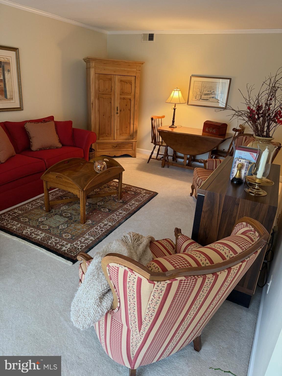 HOLLY HALL - Residential