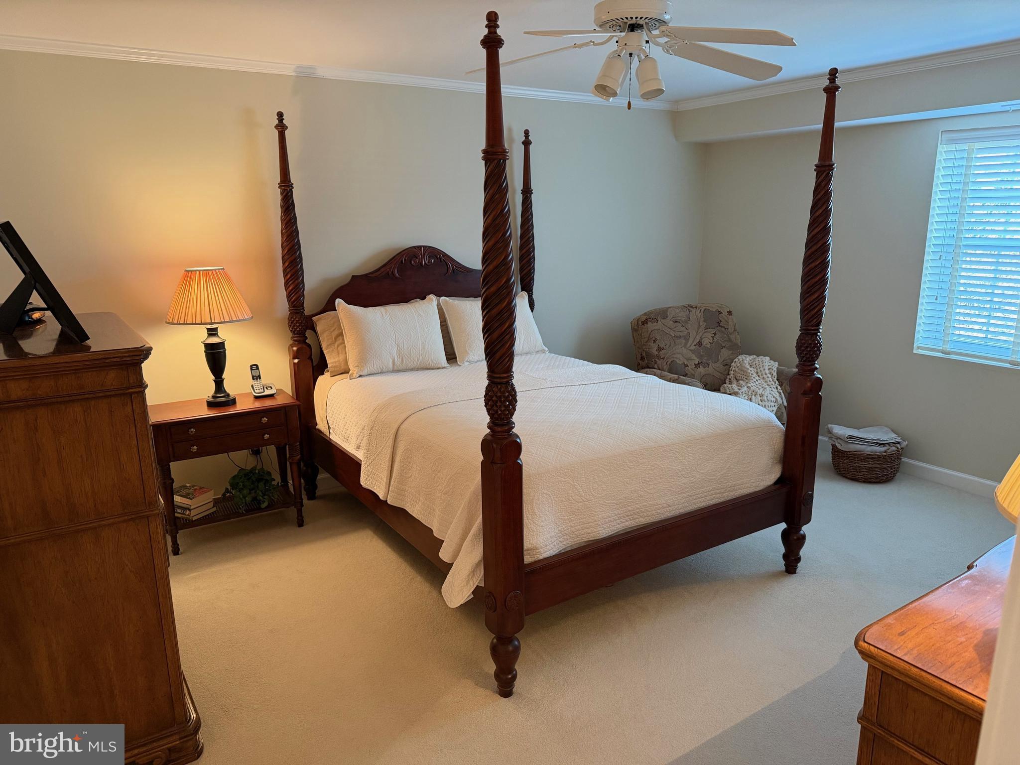 HOLLY HALL - Residential