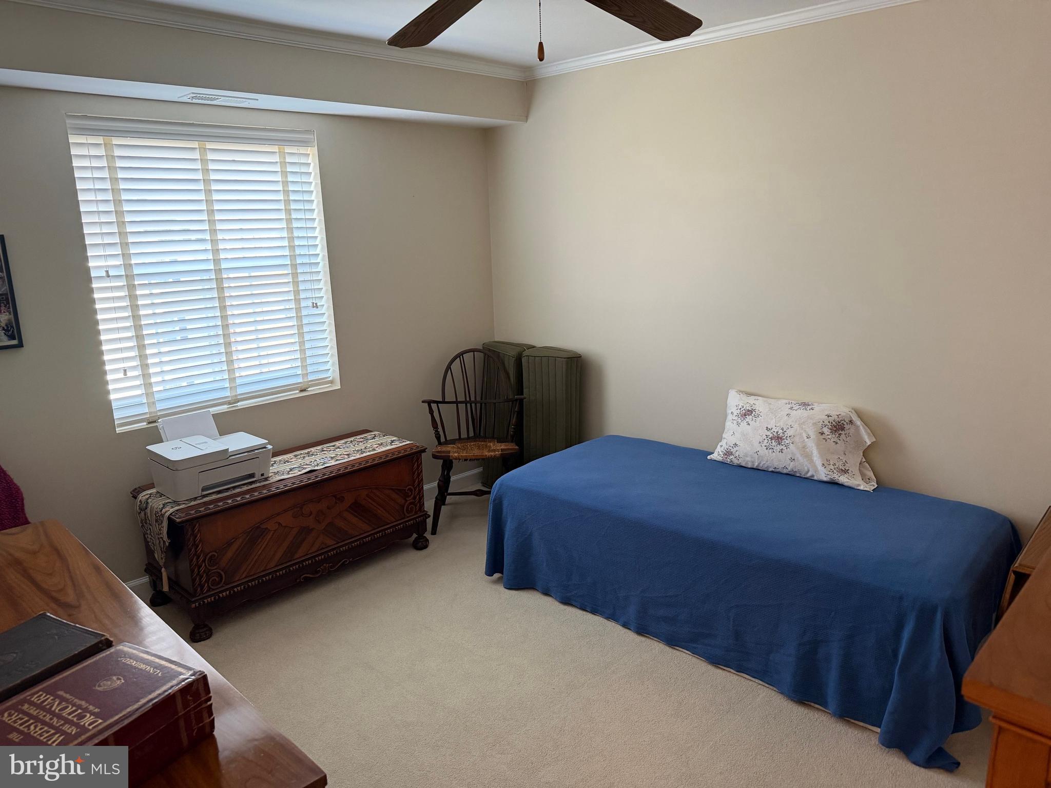 HOLLY HALL - Residential