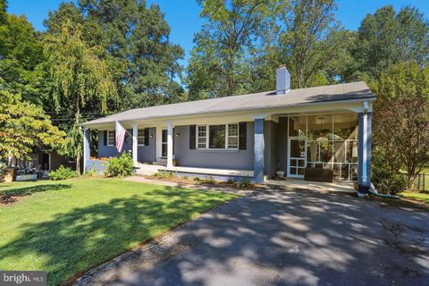 Photo of 4324 Jackson Place, ALEXANDRIA, VA 22309 (MLS # VAFX2306976)
