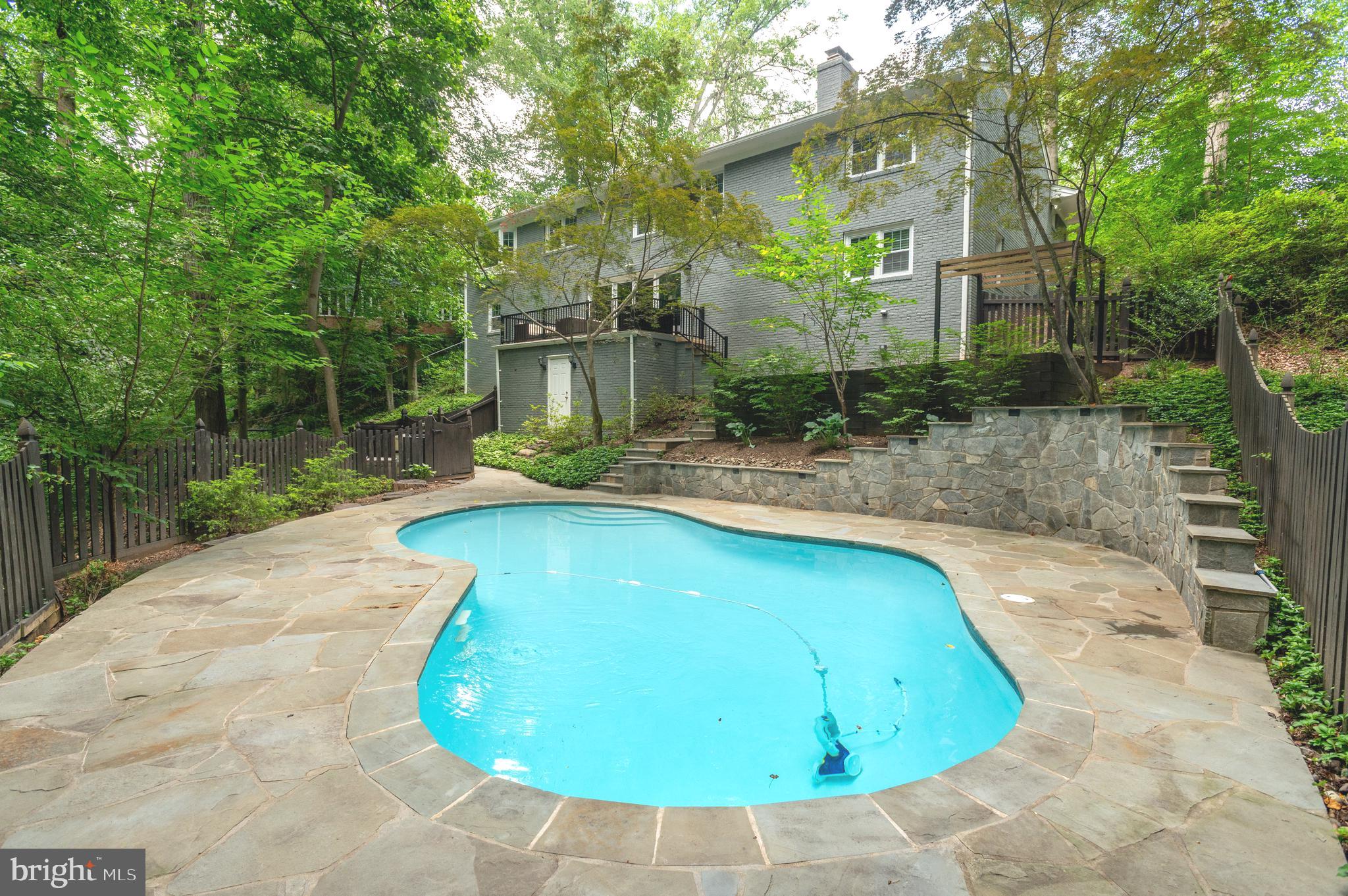 CHESTERBROOK WOODS - Residential