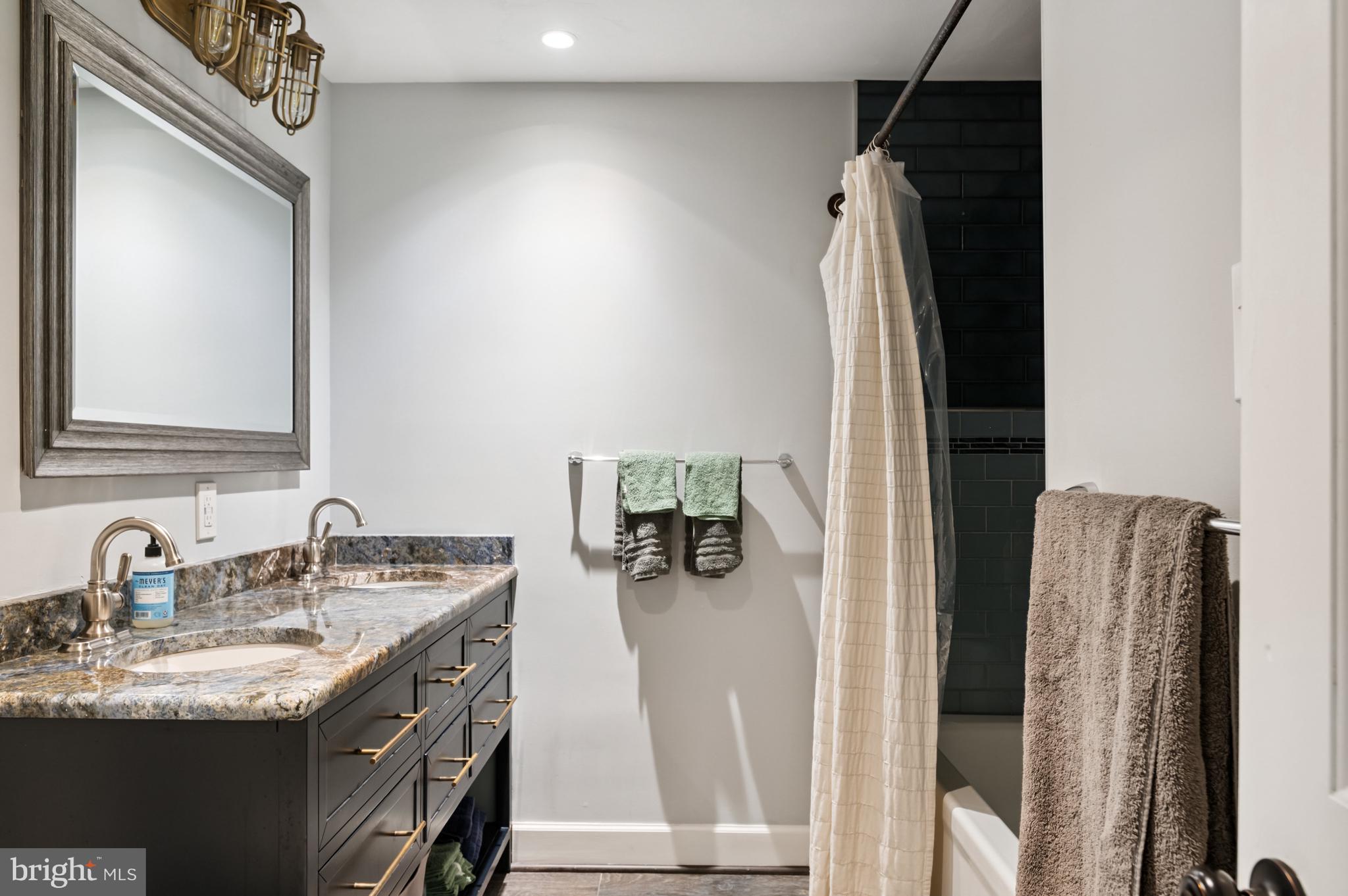 CHESTERBROOK WOODS - Residential