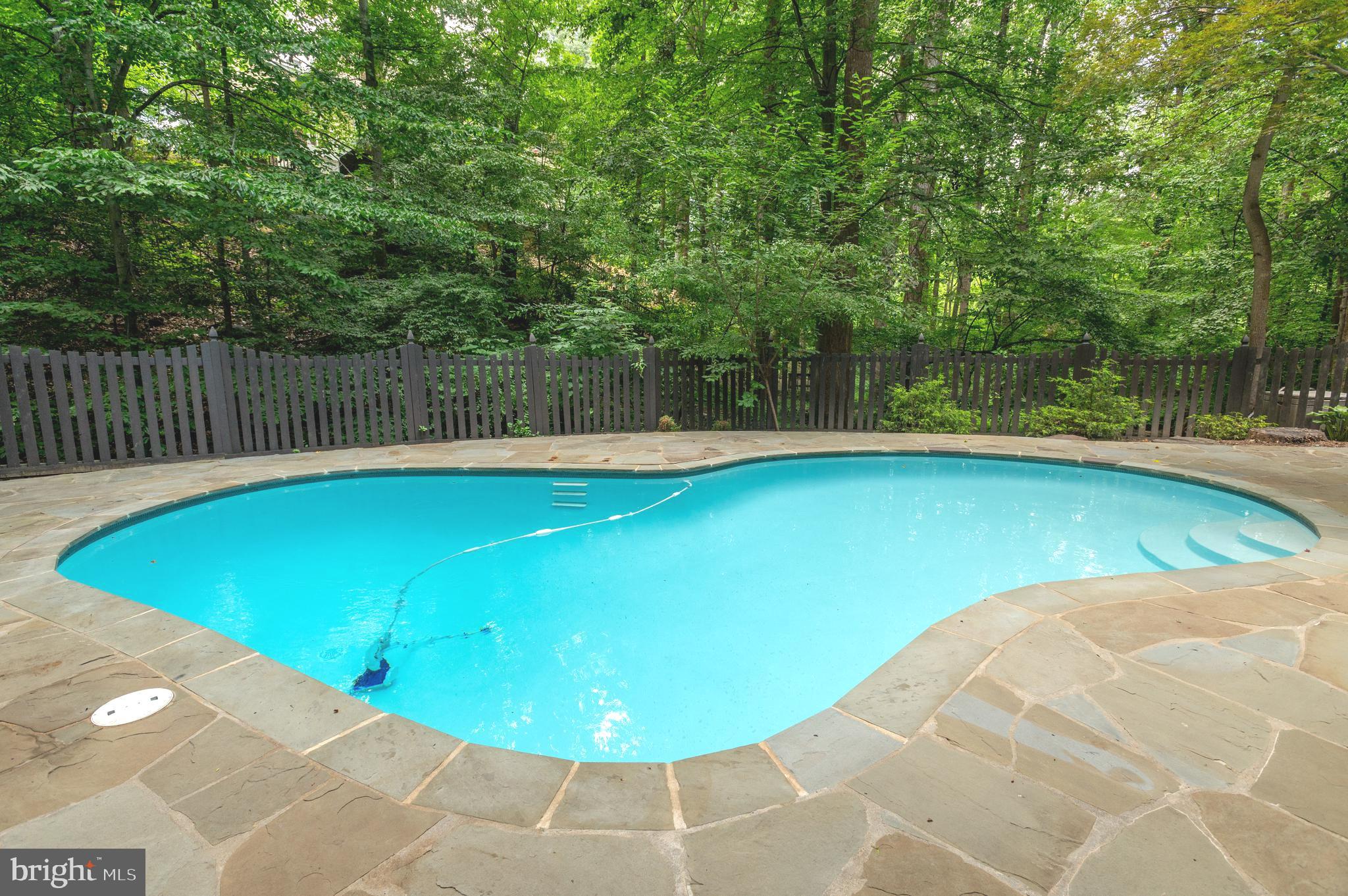 1426 HIGHWOOD DRIVE