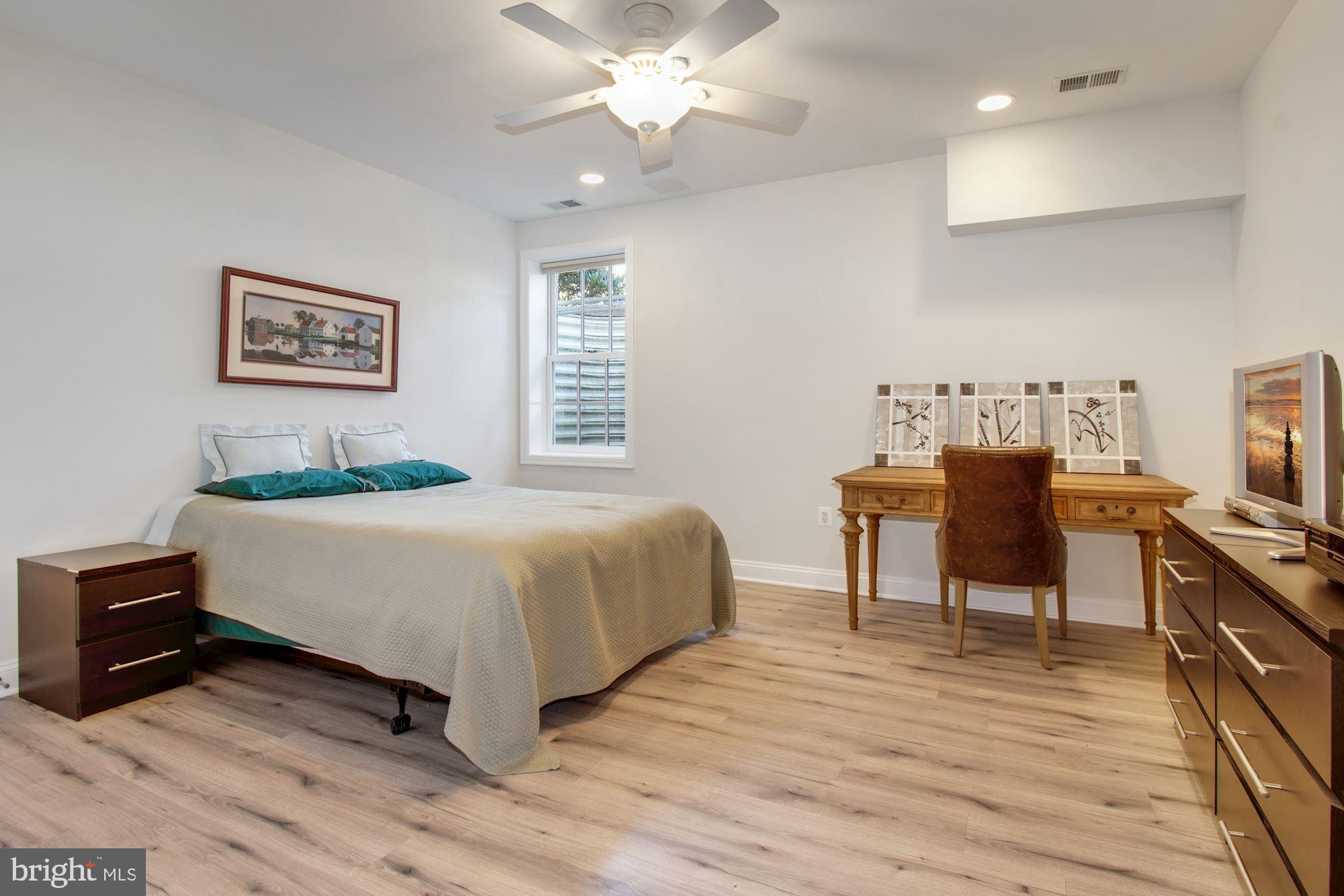 CABIN JOHN PARK - Residential