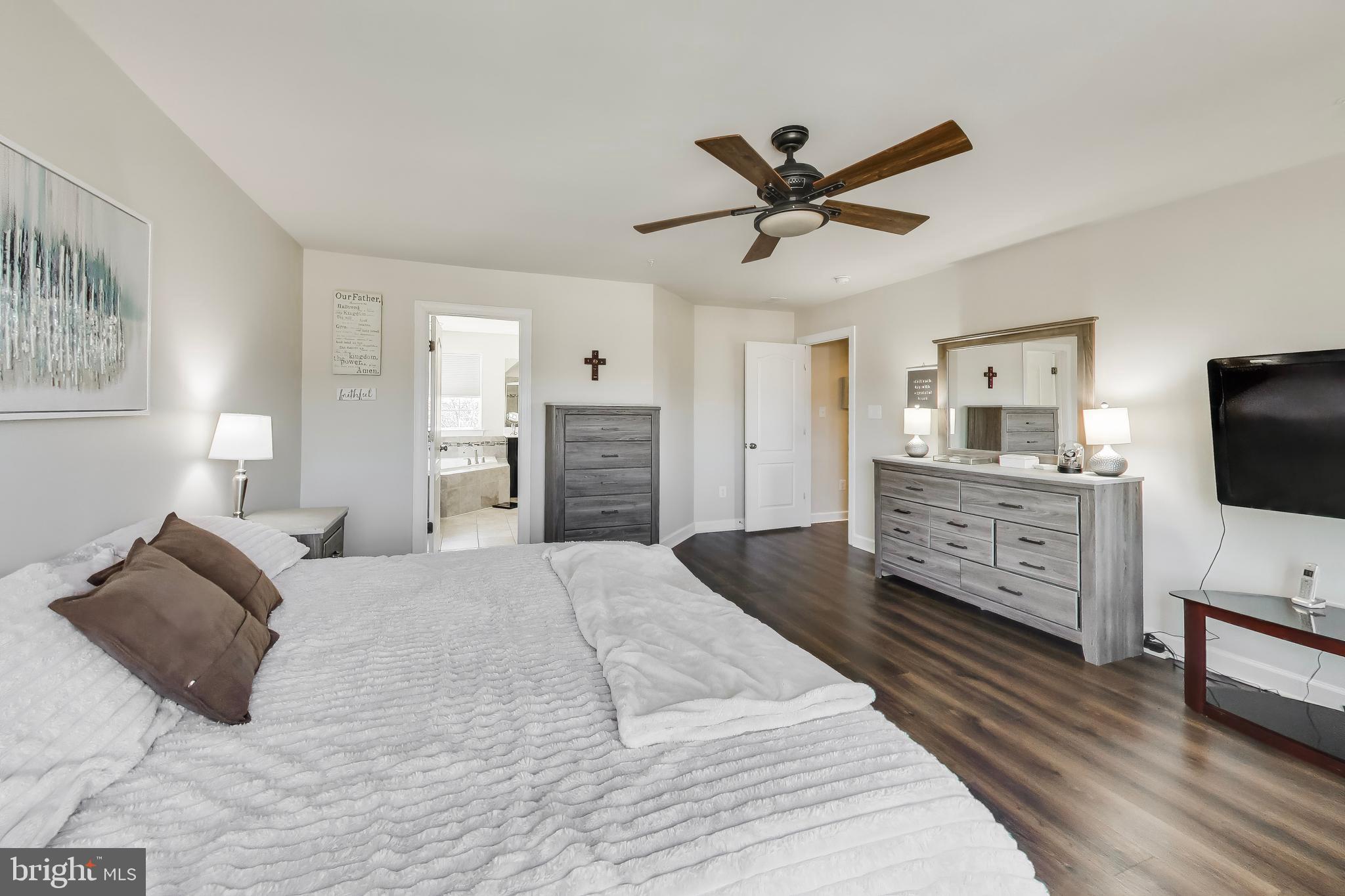 CLOVER RIDGE - Residential