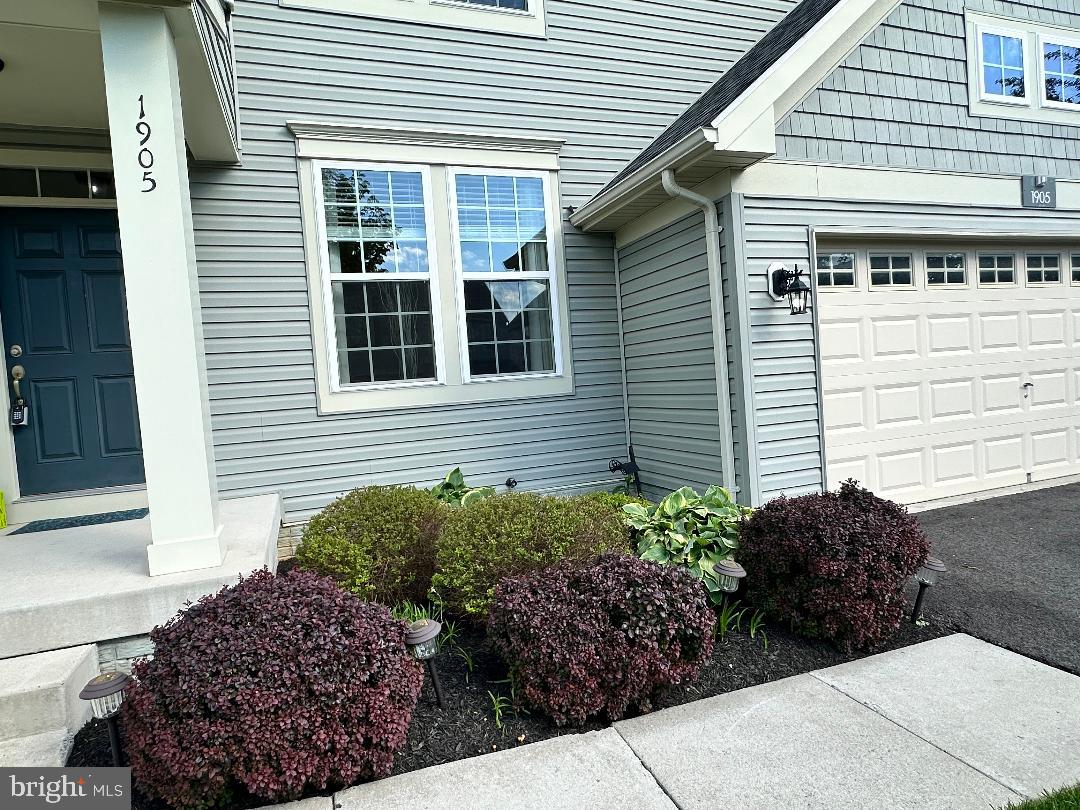 CLOVER RIDGE - Residential