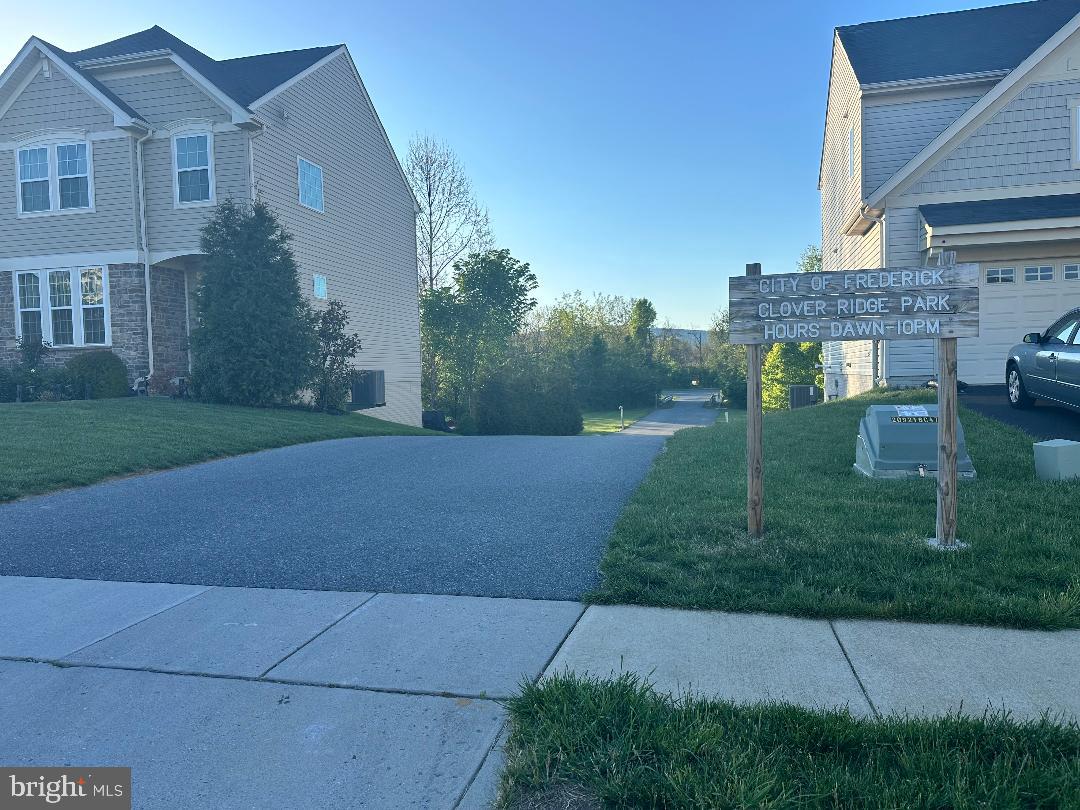 CLOVER RIDGE - Residential