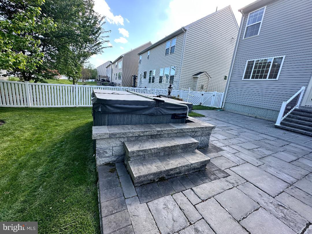 CLOVER RIDGE - Residential