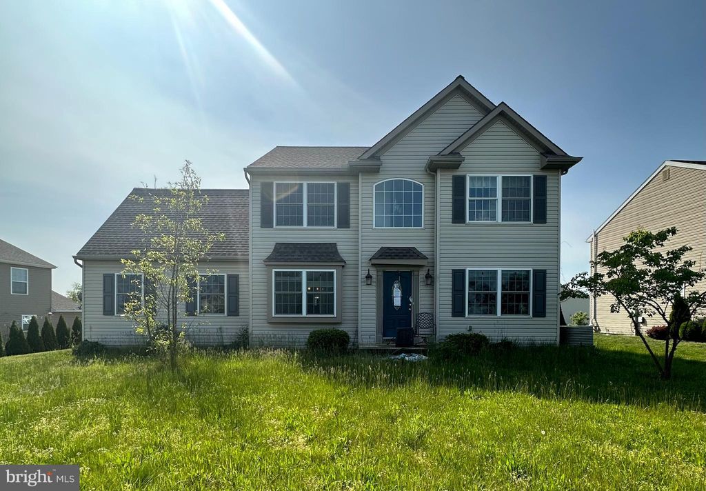 Photo of 1795 CAMPUS RD, ELIZABETHTOWN, PA 17022 (MLS # PALA2029776)