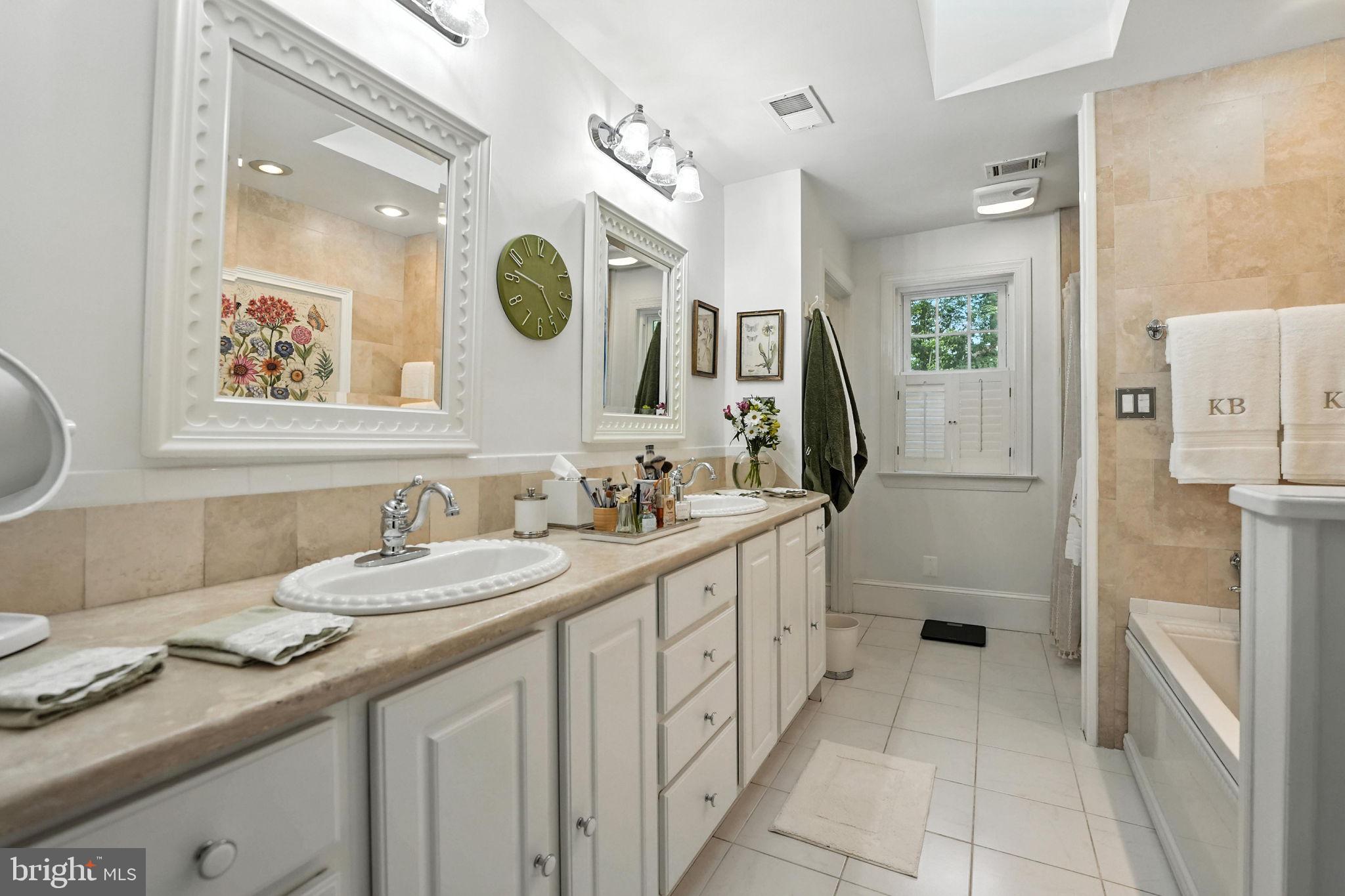 COUNTRYSIDE - Residential