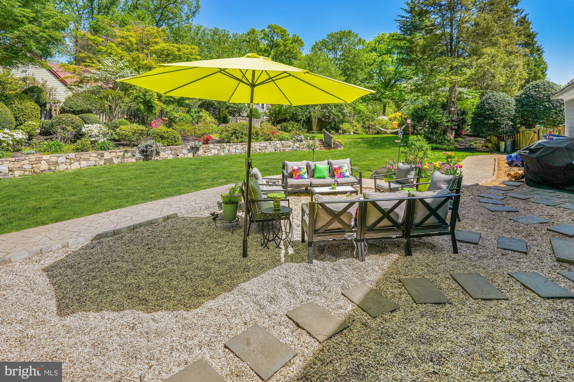 7112 HOLYROOD DRIVE