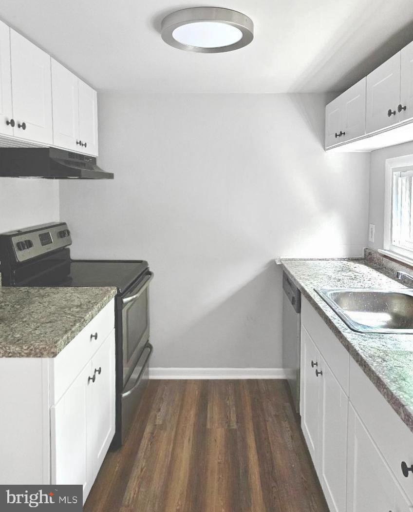 CARRIAGE HOUSE CONDO - Residential Lease