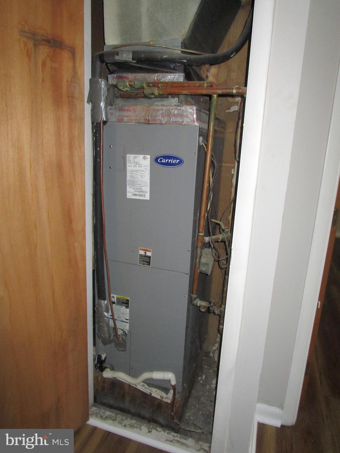 CARRIAGE HOUSE CONDO - Residential Lease