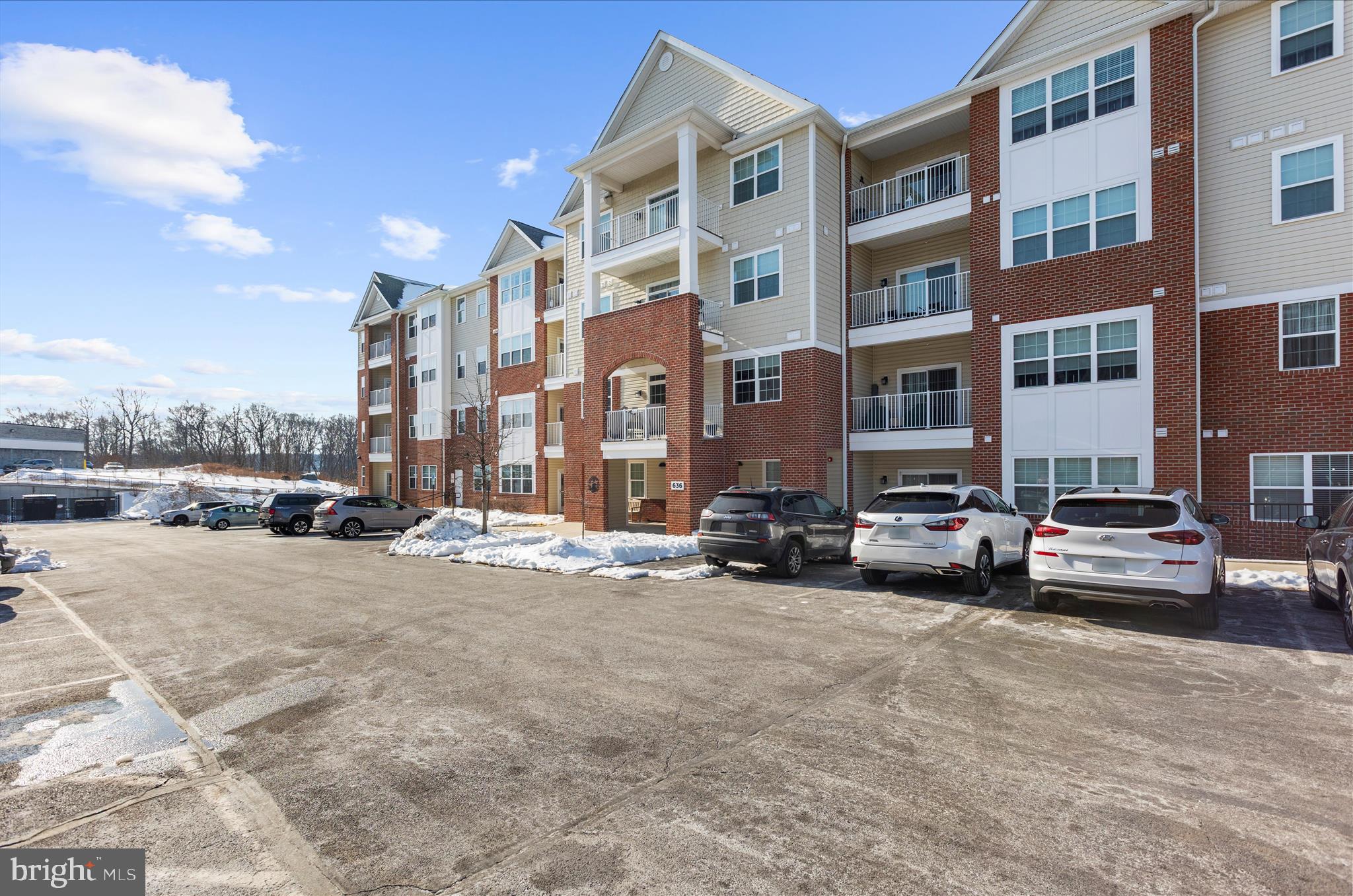 636 WALLINGFORD ROAD 3J