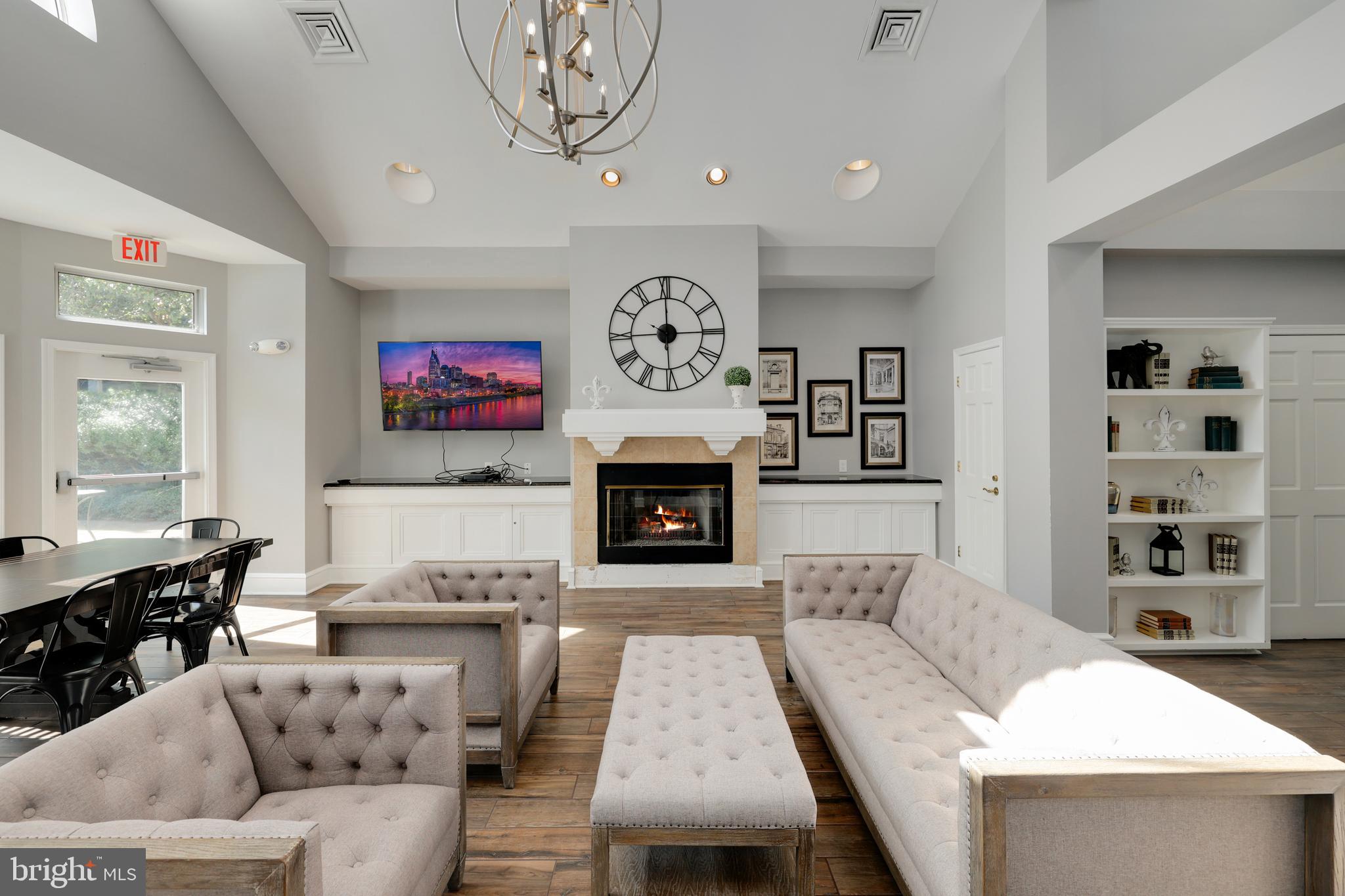 12919 ALTON SQUARE 212