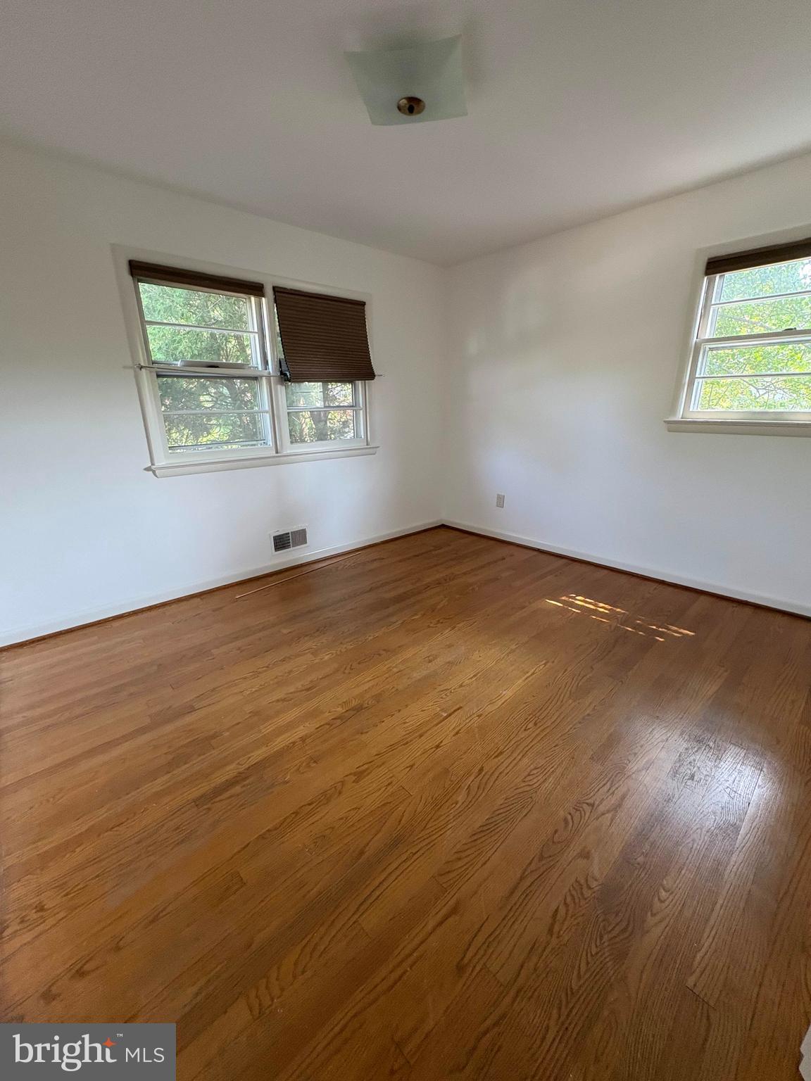 9702 SINGLETON DRIVE