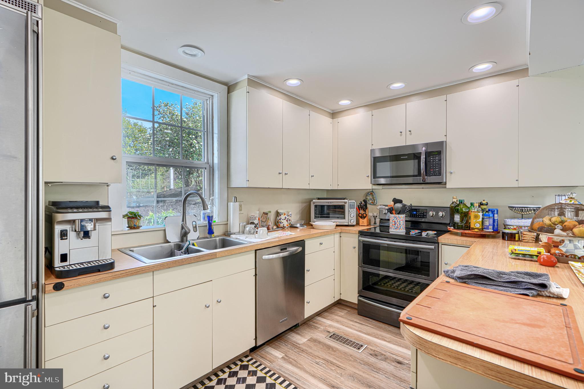 GREENSPRING VALLEY - Residential