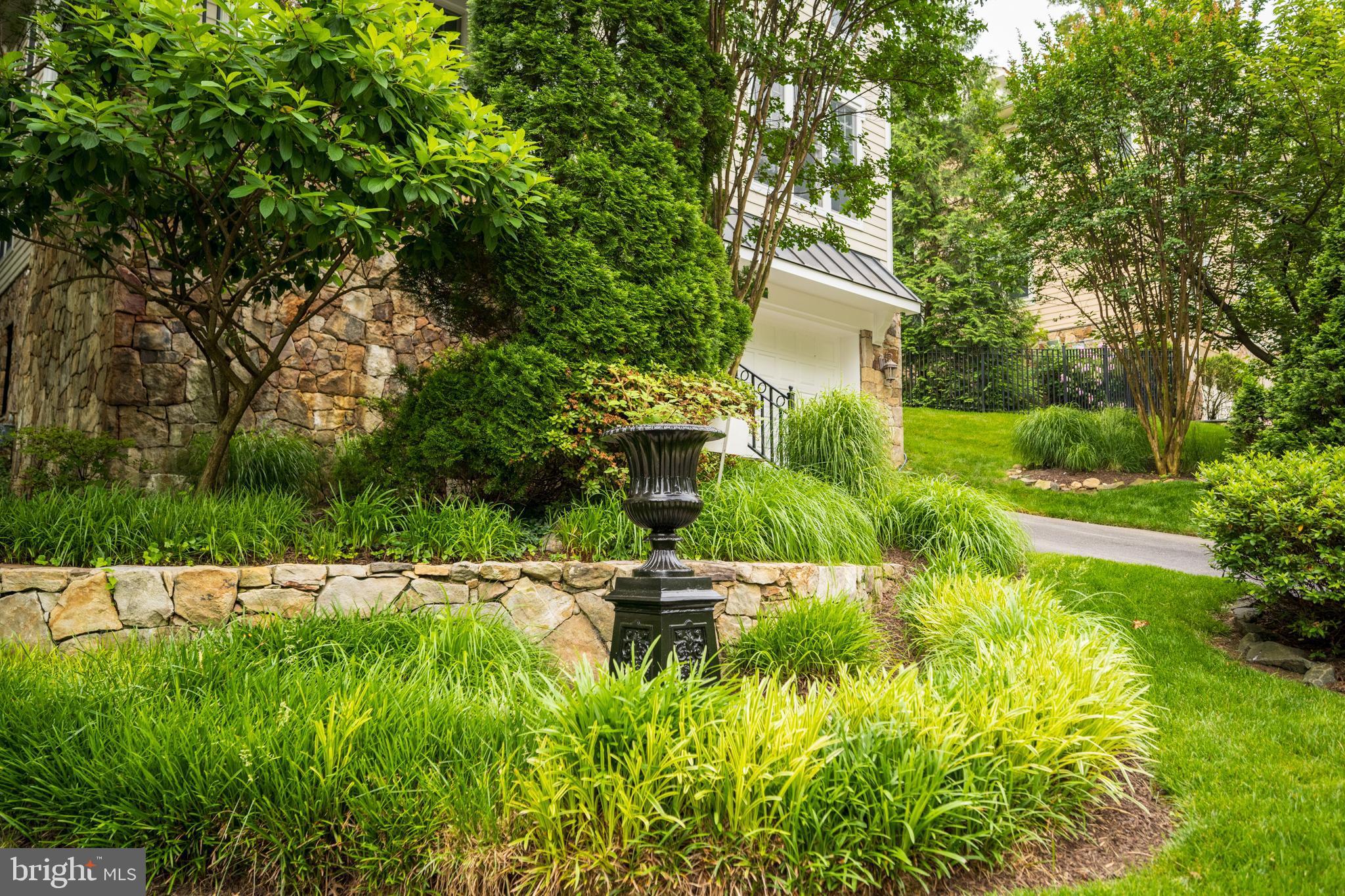 MAYWOOD - Residential