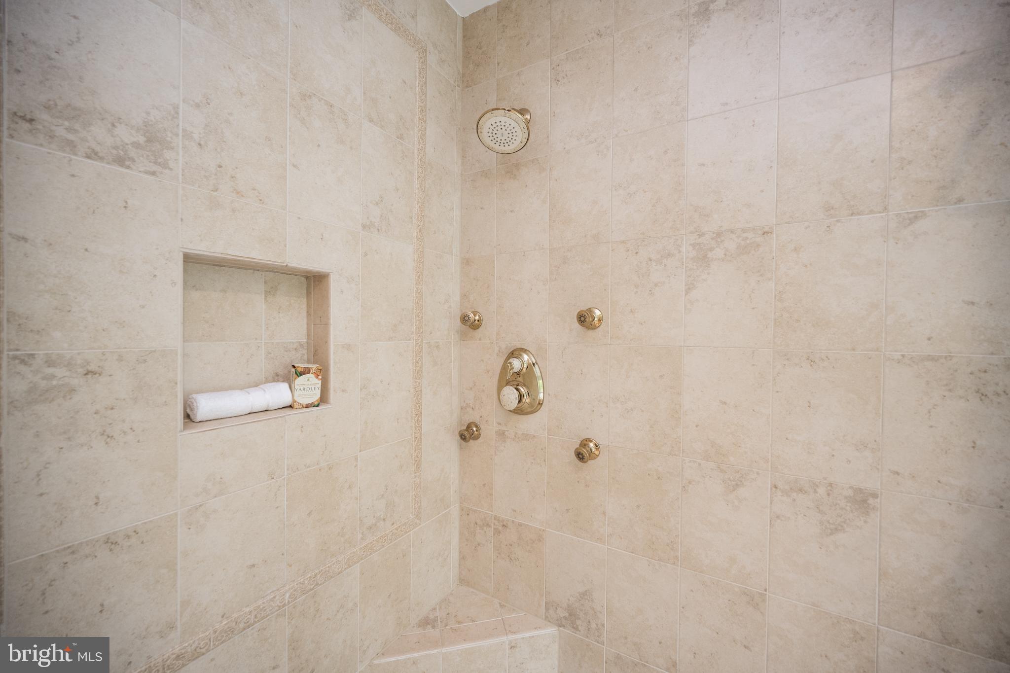 MAYWOOD - Residential