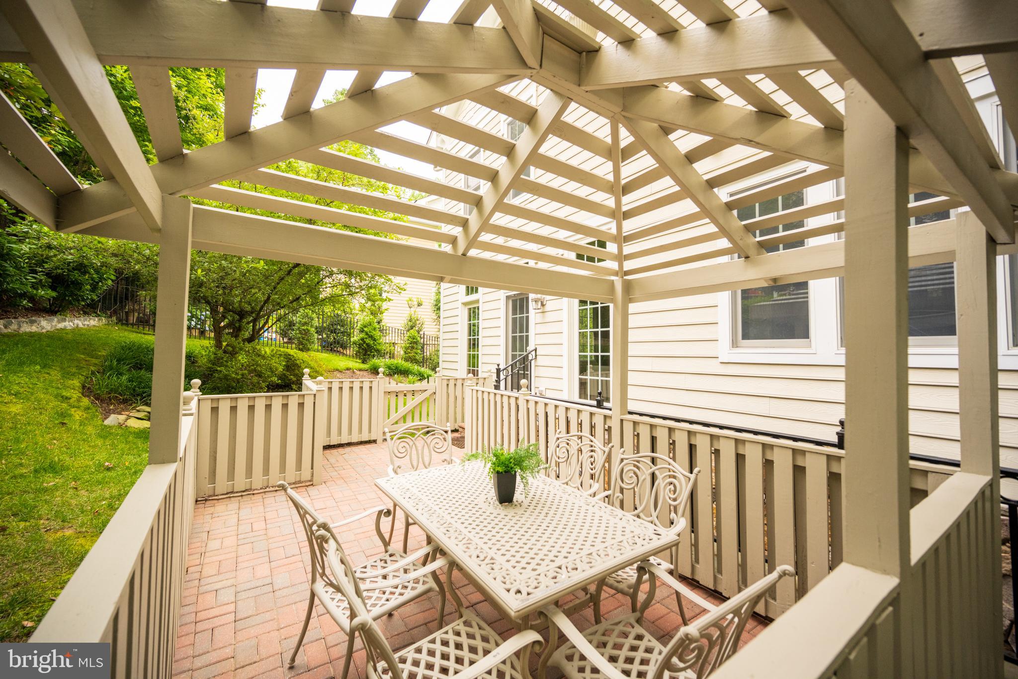 MAYWOOD - Residential