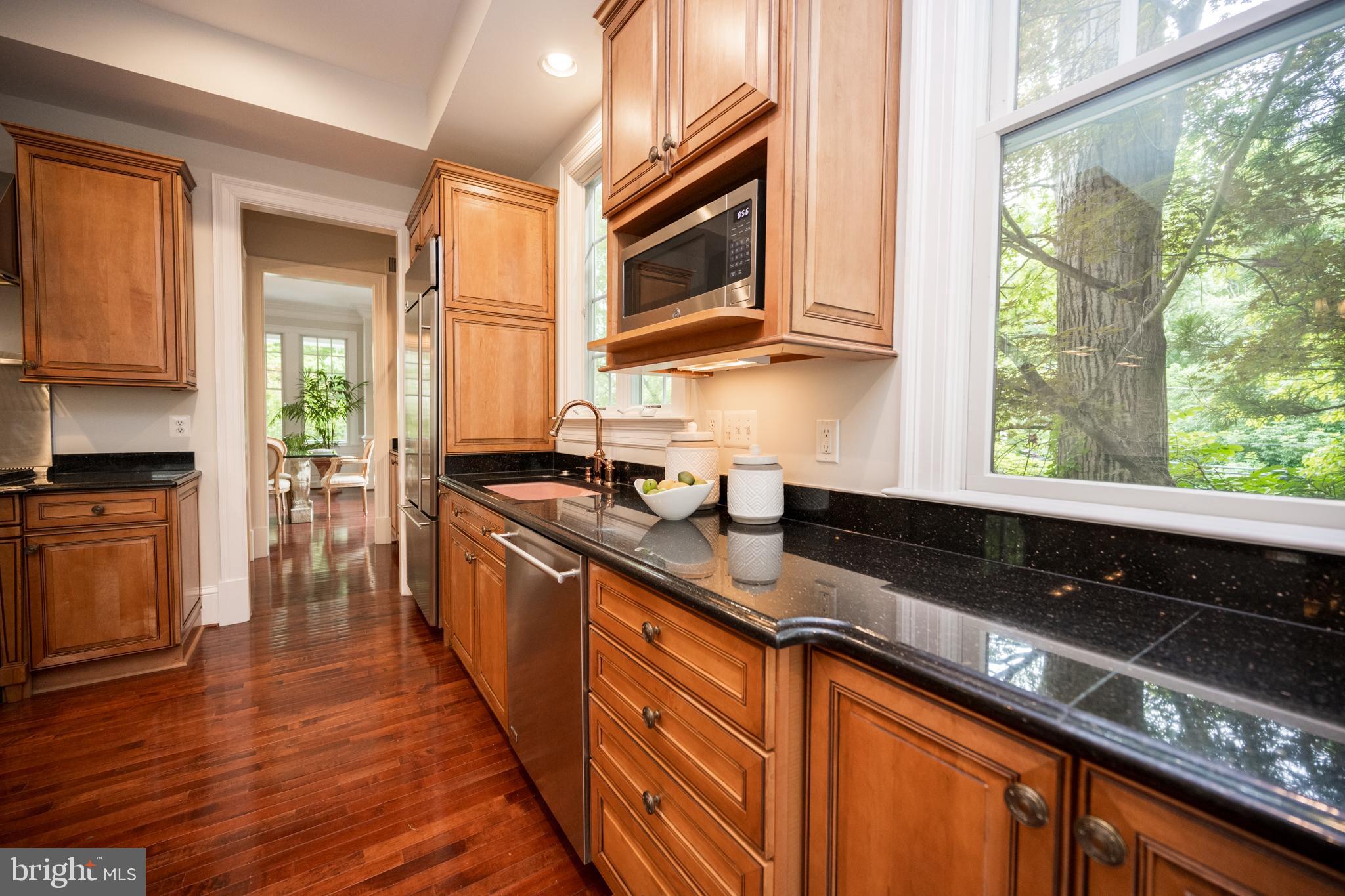 MAYWOOD - Residential