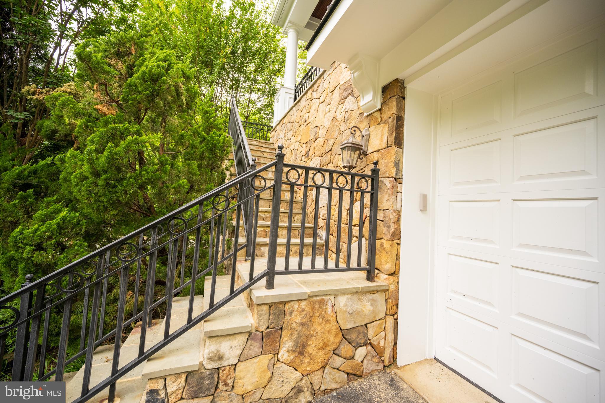 MAYWOOD - Residential