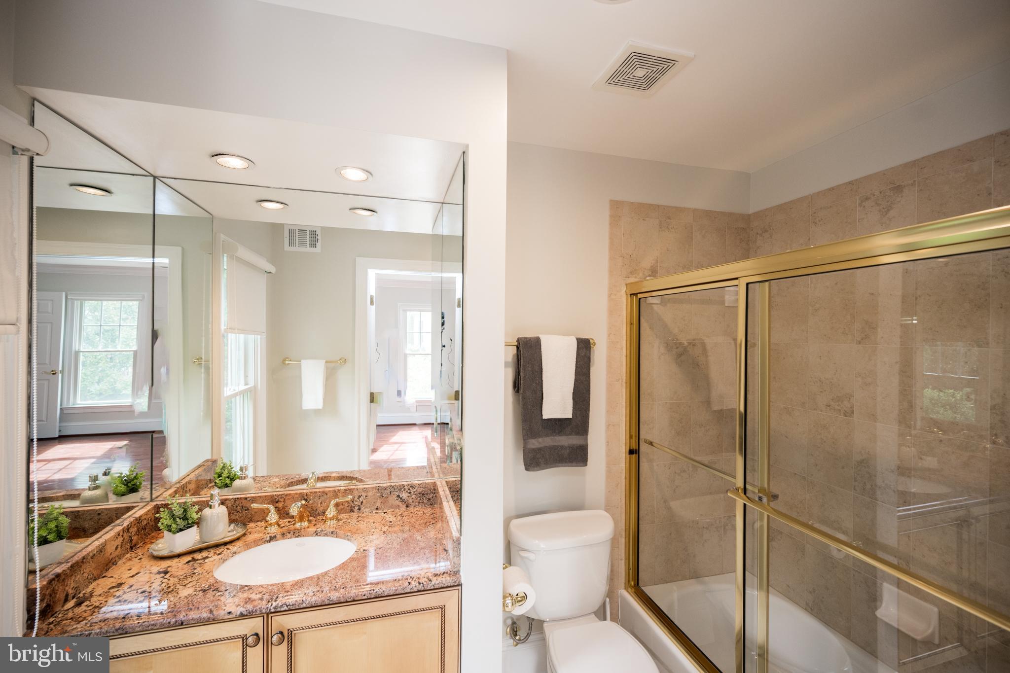 MAYWOOD - Residential