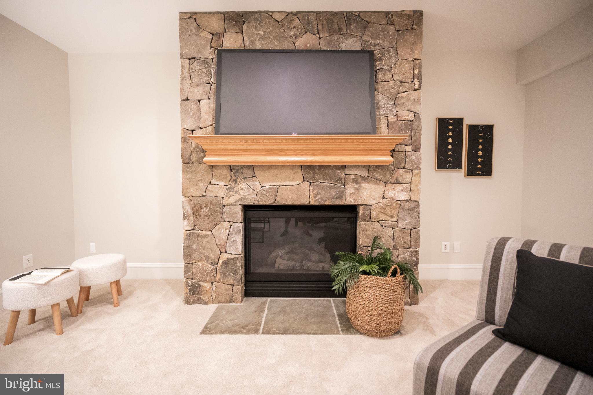 MAYWOOD - Residential