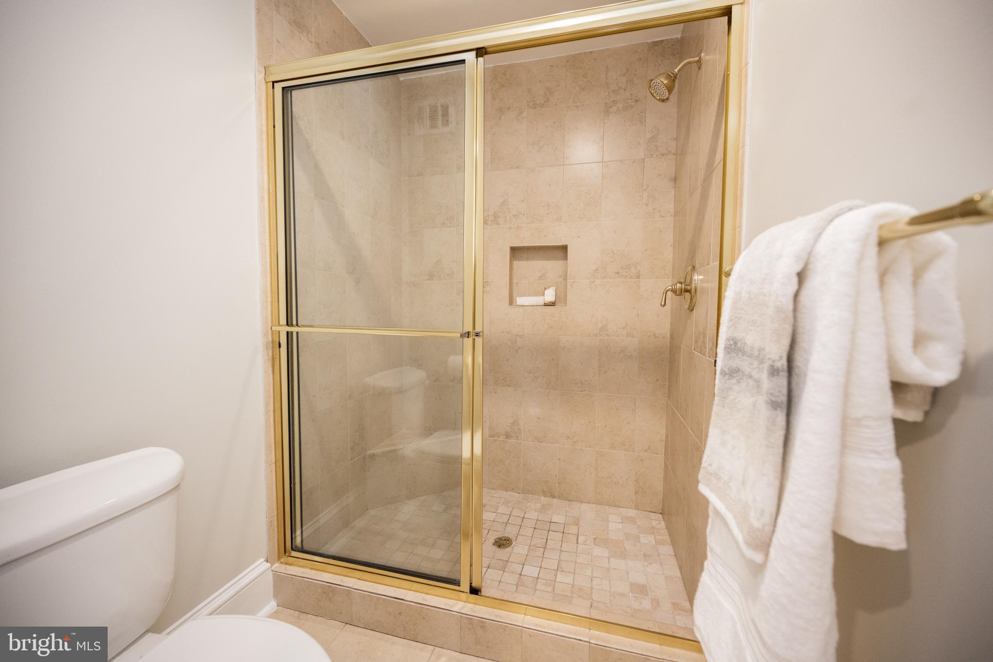 MAYWOOD - Residential